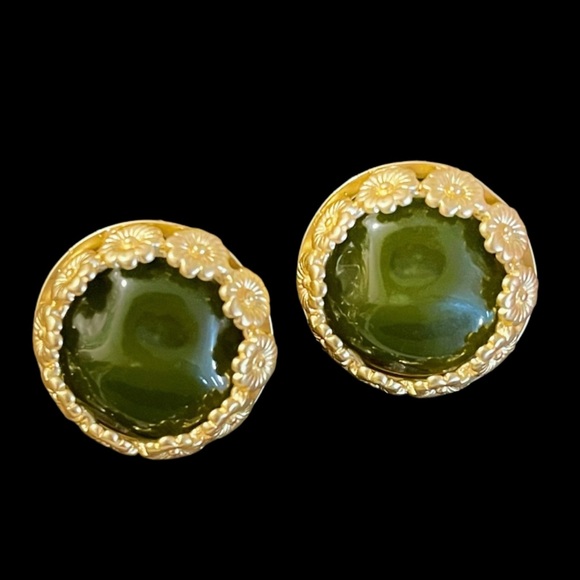 ✨Gorgeous Olive Dark Green Cabochon Earrings - Picture 1 of 2